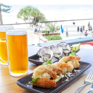 Seascape Bistro Tempura Prawns & Beer